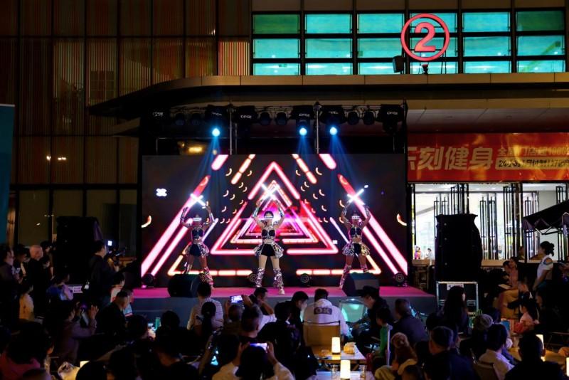 “燃情蓉城·FUN肆‘嗨’啤”2024成都社區(qū)之夜活動(dòng)火熱啟幕(圖4)