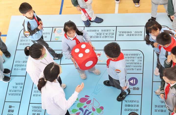 九游app：2024年英雄聯(lián)盟全球總決賽：賽季回顧與玩家樂(lè)章(圖1)