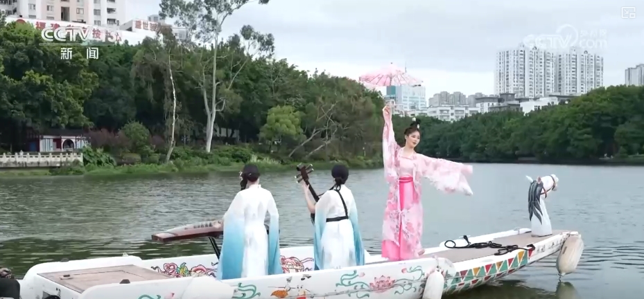 產(chǎn)業(yè)“忙” 消費(fèi)“熱” 百姓“樂(lè)”享新場(chǎng)景點(diǎn)燃消費(fèi)“熱引擎”(圖7)